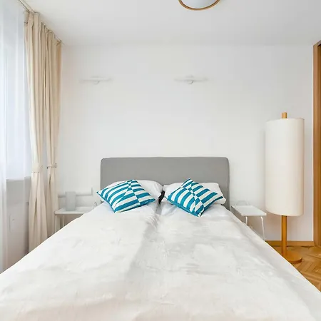 Apartment Bright For 5 In Center By Renters