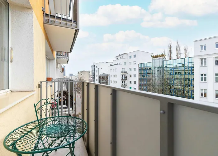 Bright For 5 In Center By Renters غدينيا