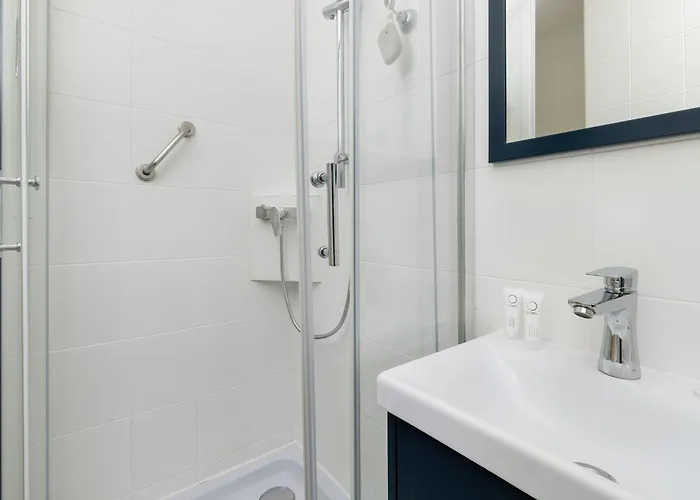 Bright For 5 In Center By Renters شقة *